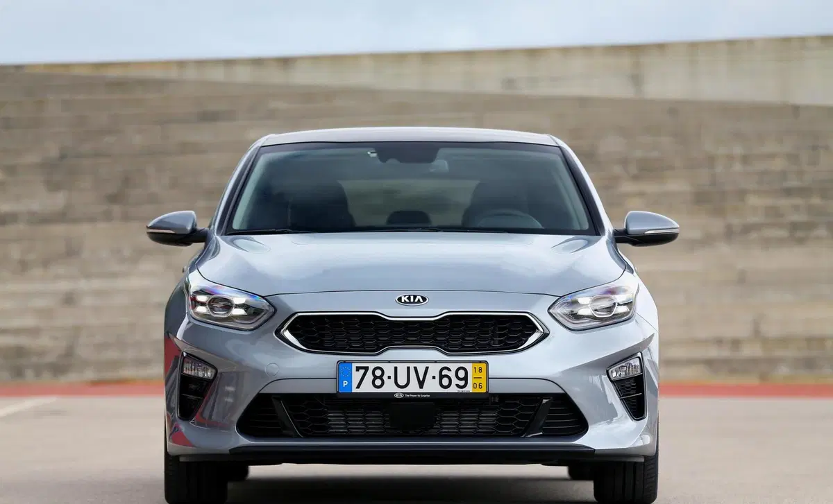Kia Ceed 1.6 CRDi 136 CV DCT 5p. GT Line (3)