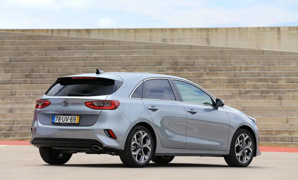 Kia Ceed 1.6 CRDi 136 CV DCT 5p. GT Line (4)