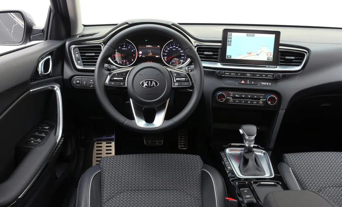 Kia Ceed 1.6 CRDi 136 CV DCT 5p. GT Line (11)