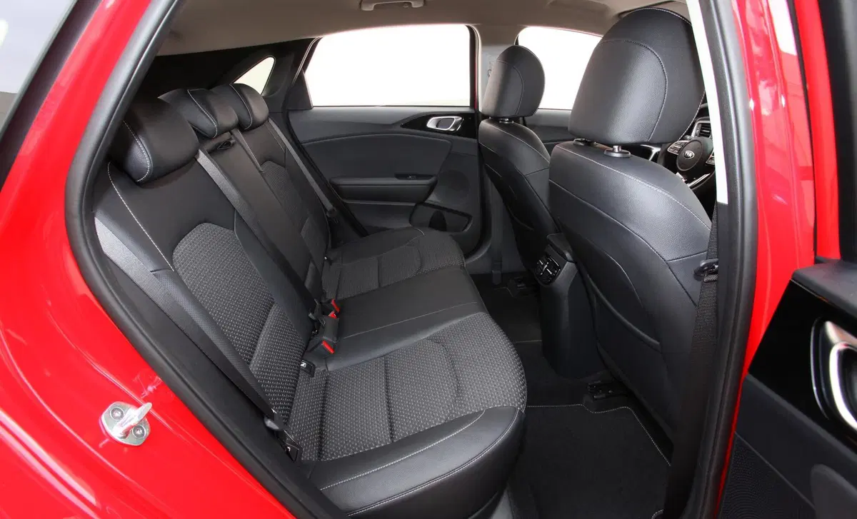 Kia Ceed 1.6 CRDi 136 CV DCT 5p. GT Line (13)
