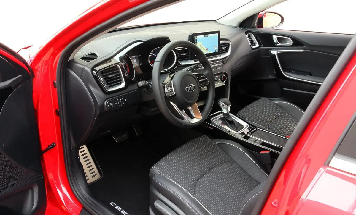Kia Ceed 1.6 CRDi 136 CV DCT 5p. GT Line (12)
