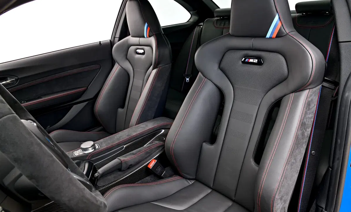 BMW Serie 2 Coupé M2  CS (13)