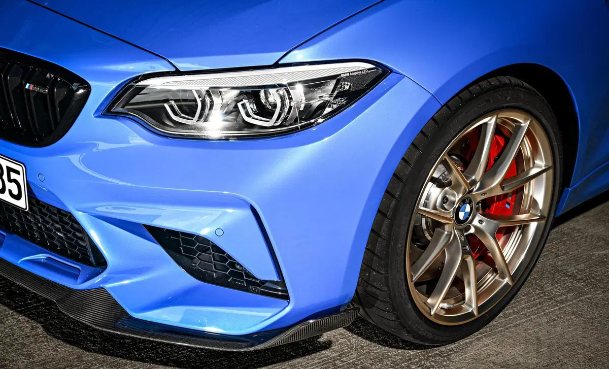 BMW Serie 2 Coupé M2  CS (32)