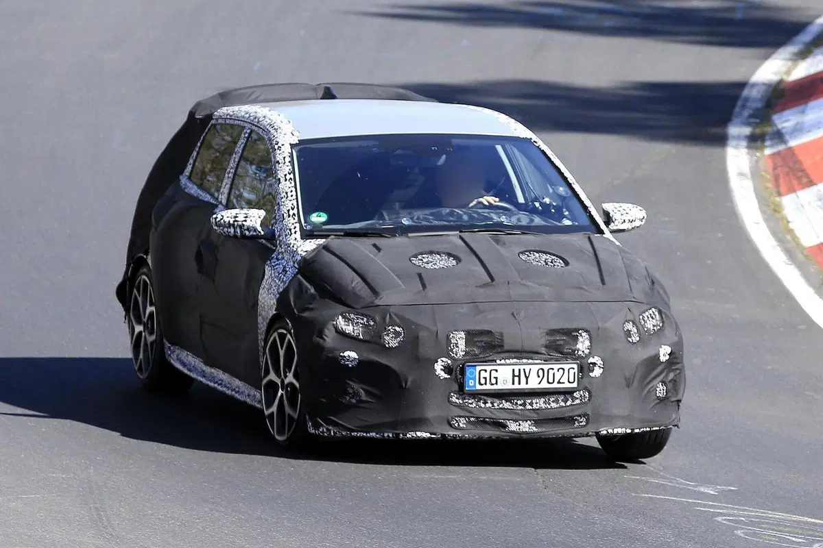 Hyundai i20 N 2020: in azione al Nürburgring [Foto spia] (2)