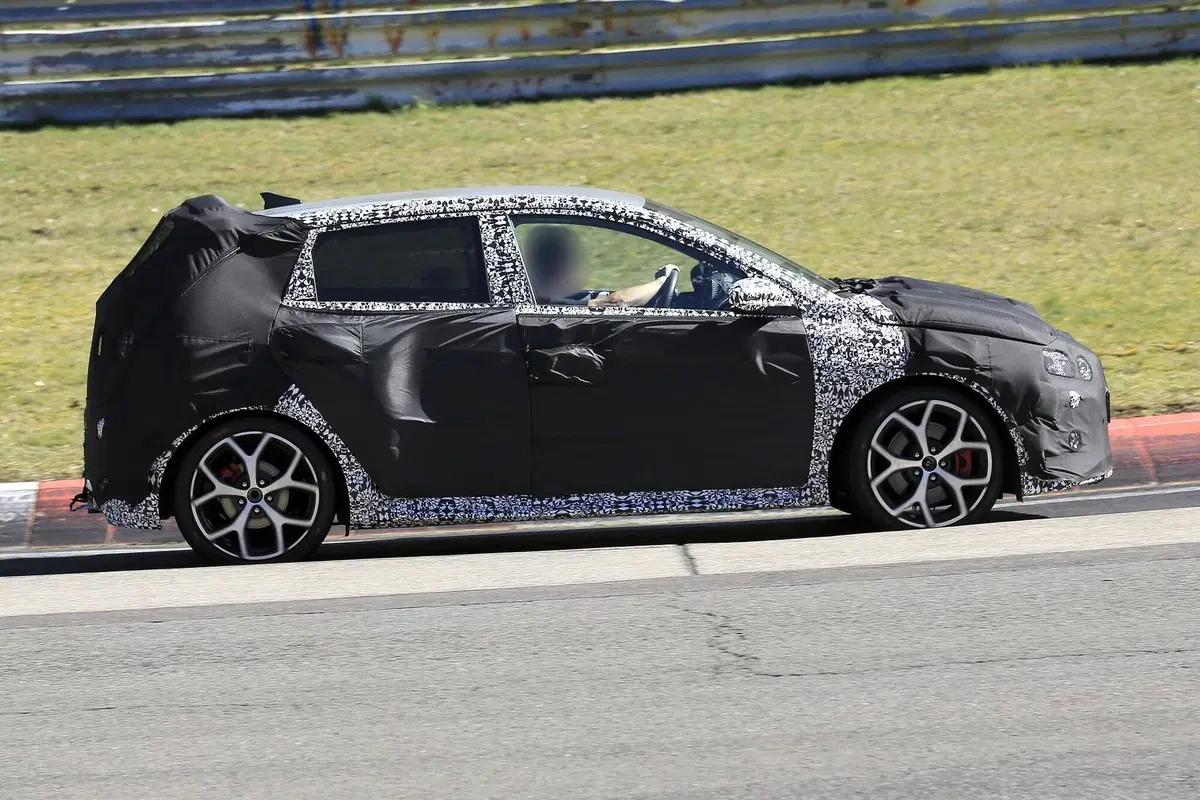 Hyundai i20 N 2020: in azione al Nürburgring [Foto spia] (6)
