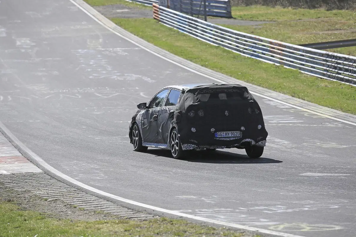 Hyundai i20 N 2020: in azione al Nürburgring [Foto spia] (18)