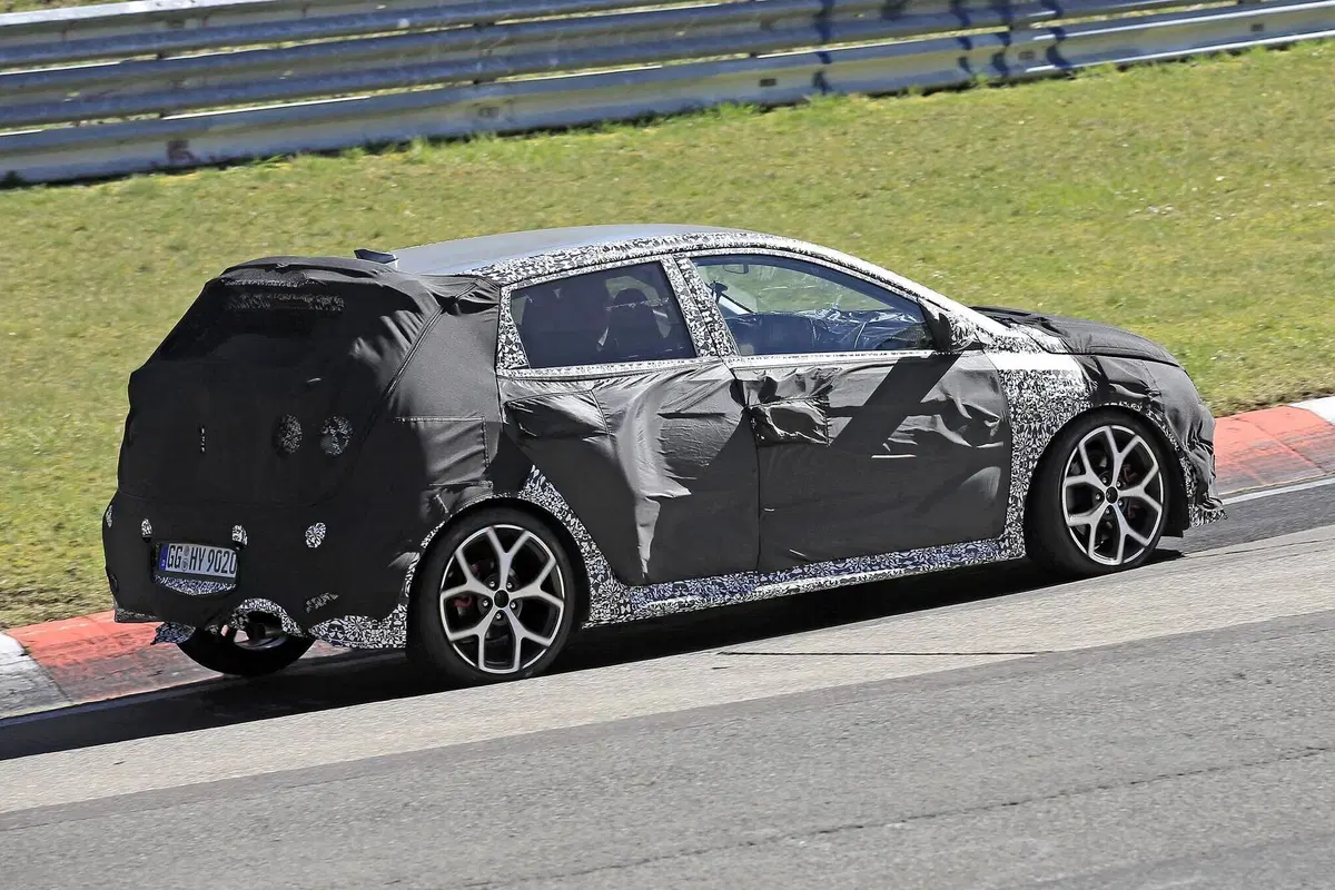 Hyundai i20 N 2020: in azione al Nürburgring [Foto spia] (7)
