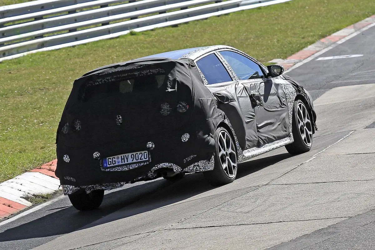 Hyundai i20 N 2020: in azione al Nürburgring [Foto spia] (9)