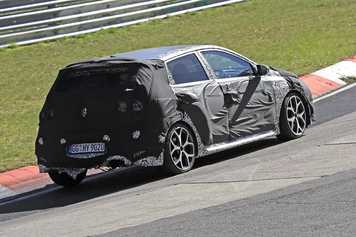 Hyundai i20 N 2020: in azione al Nürburgring [Foto spia] (8)
