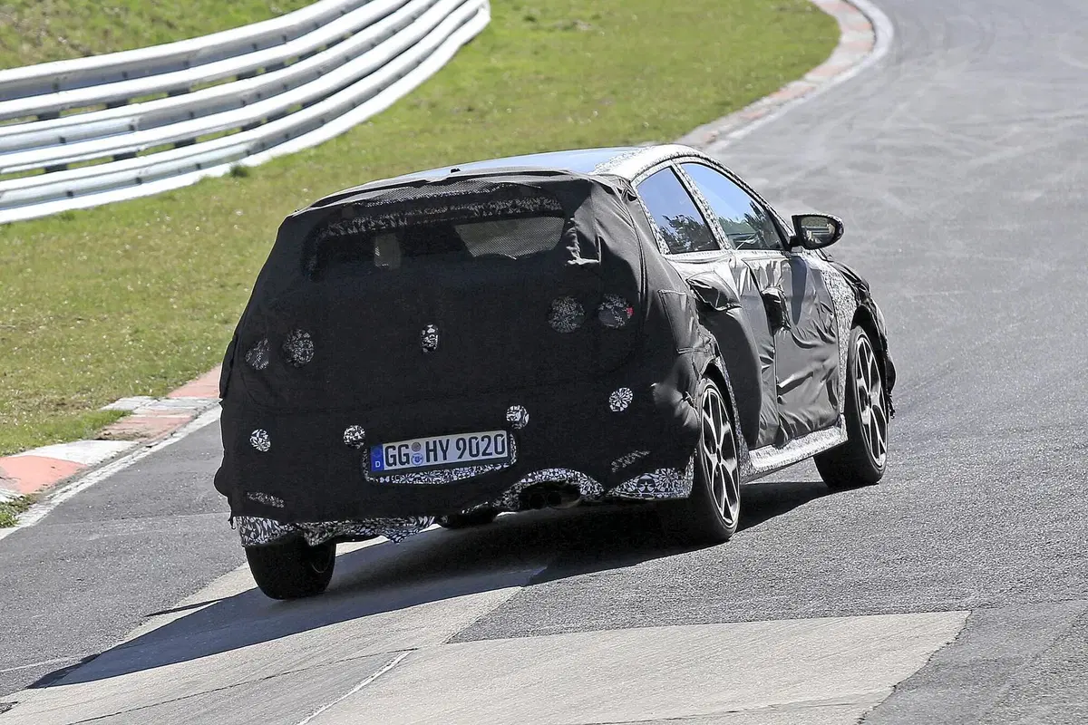 Hyundai i20 N 2020: in azione al Nürburgring [Foto spia] (10)