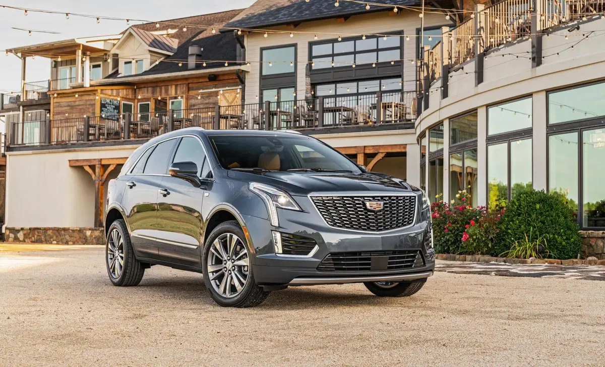 Cadillac XT5 3.6L V6 AWD AT Premium