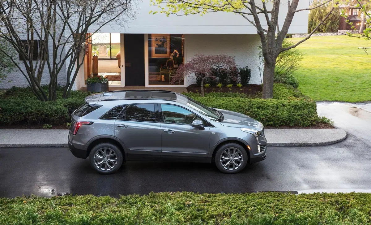 Cadillac XT5 3.6L V6 AWD AT Luxury (2)