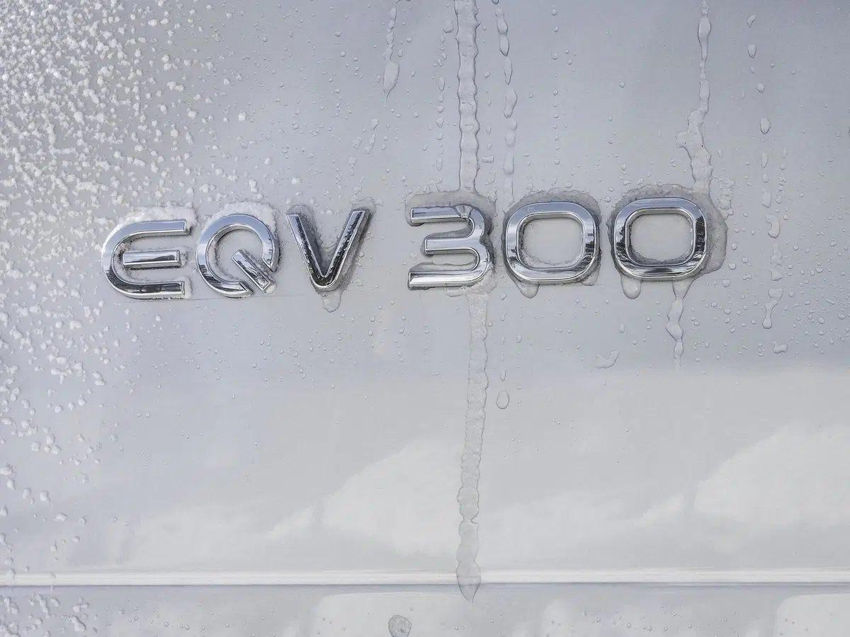 Mercedes EQV: ultimi test glaciali prima del lancio sul mercato (3)