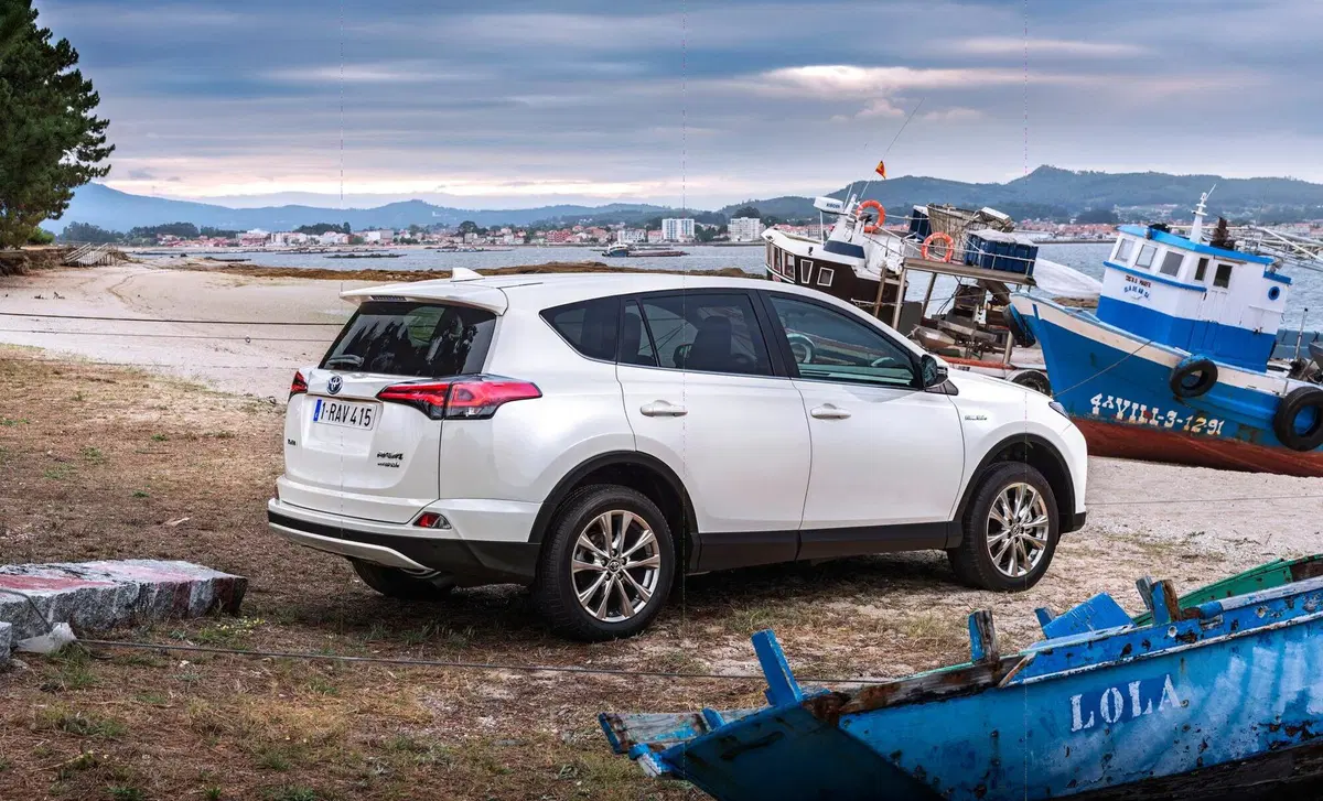 Toyota Rav4 HV (222CV) E-CVT AWD-i Adventure (25)