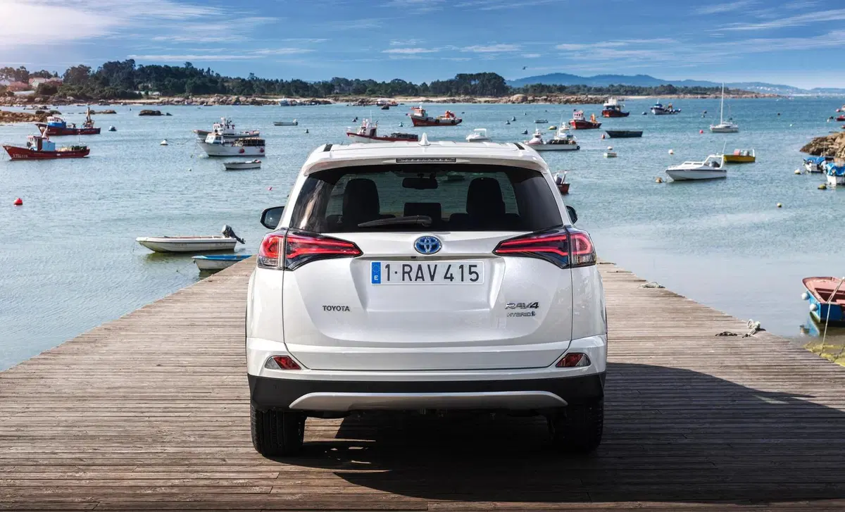 Toyota Rav4 HV (222CV) E-CVT AWD-i Adventure (26)