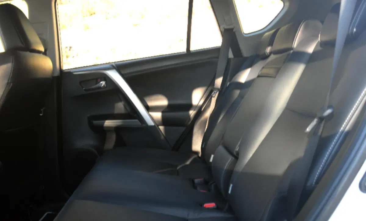 Toyota Rav4 HV (222CV) E-CVT AWD-i Adventure (34)
