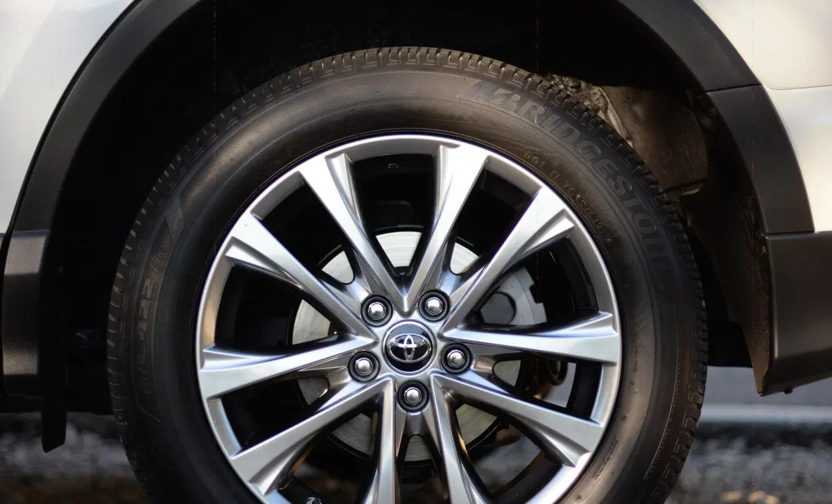 Toyota Rav4 HV (222CV) E-CVT AWD-i Adventure (47)