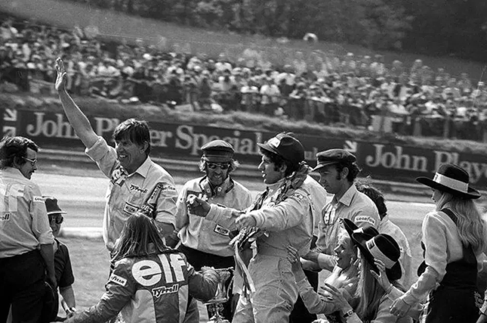 Uno dei re nell'arte del collage per la F1 in mano ai Team invece che alla Case, tra gli anni Sessanta e Settanta: Ken Tyrrell
