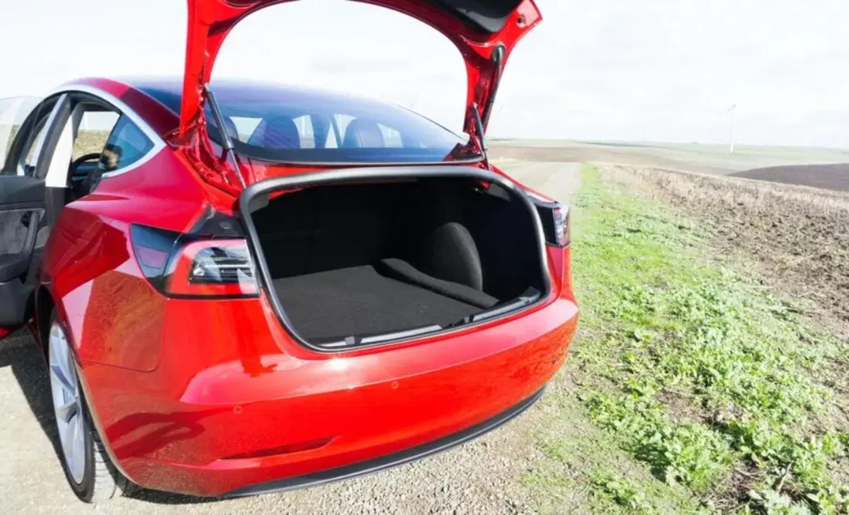 Tesla Model 3 (2018-->>) (33)