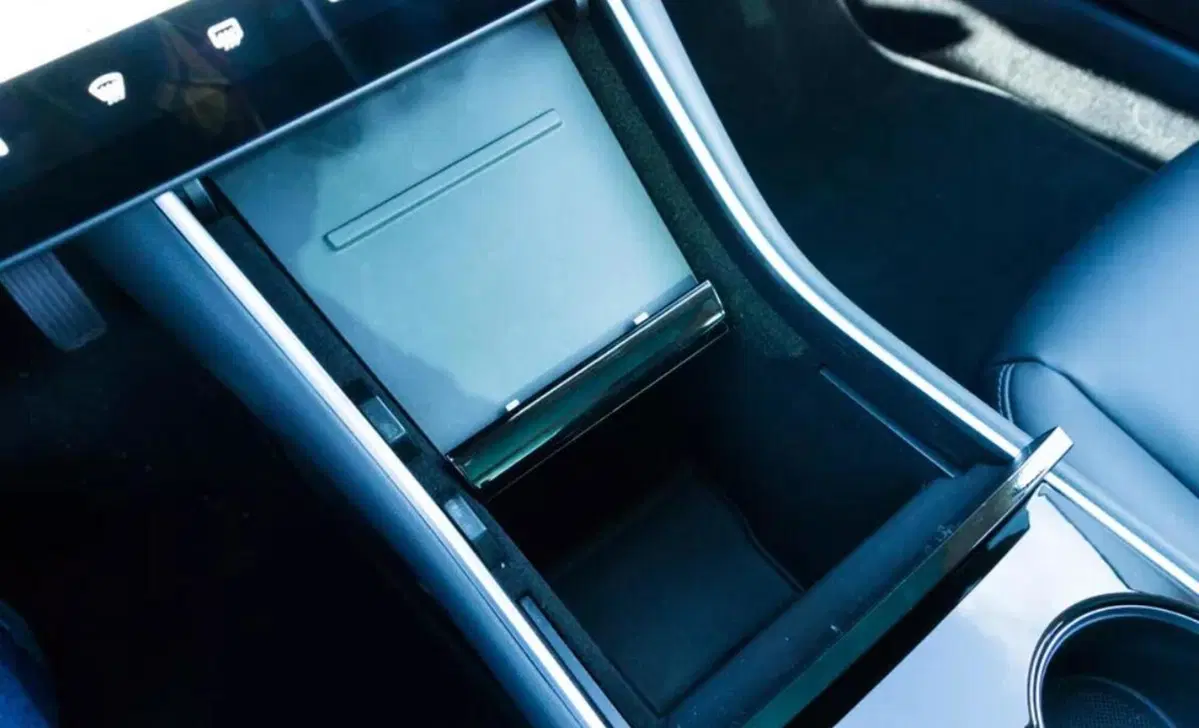 Tesla Model 3 (2018-->>) (44)