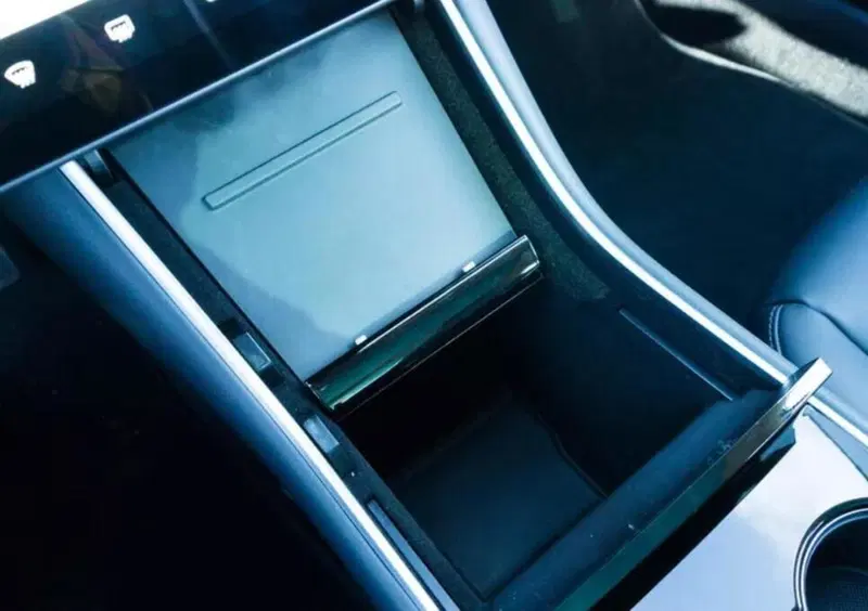 Tesla Model 3 (2018-->>) (44)
