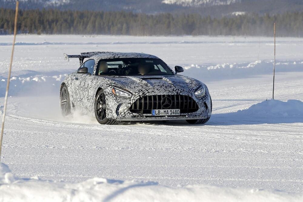 Test sulla neve per la nuova GT Black Series