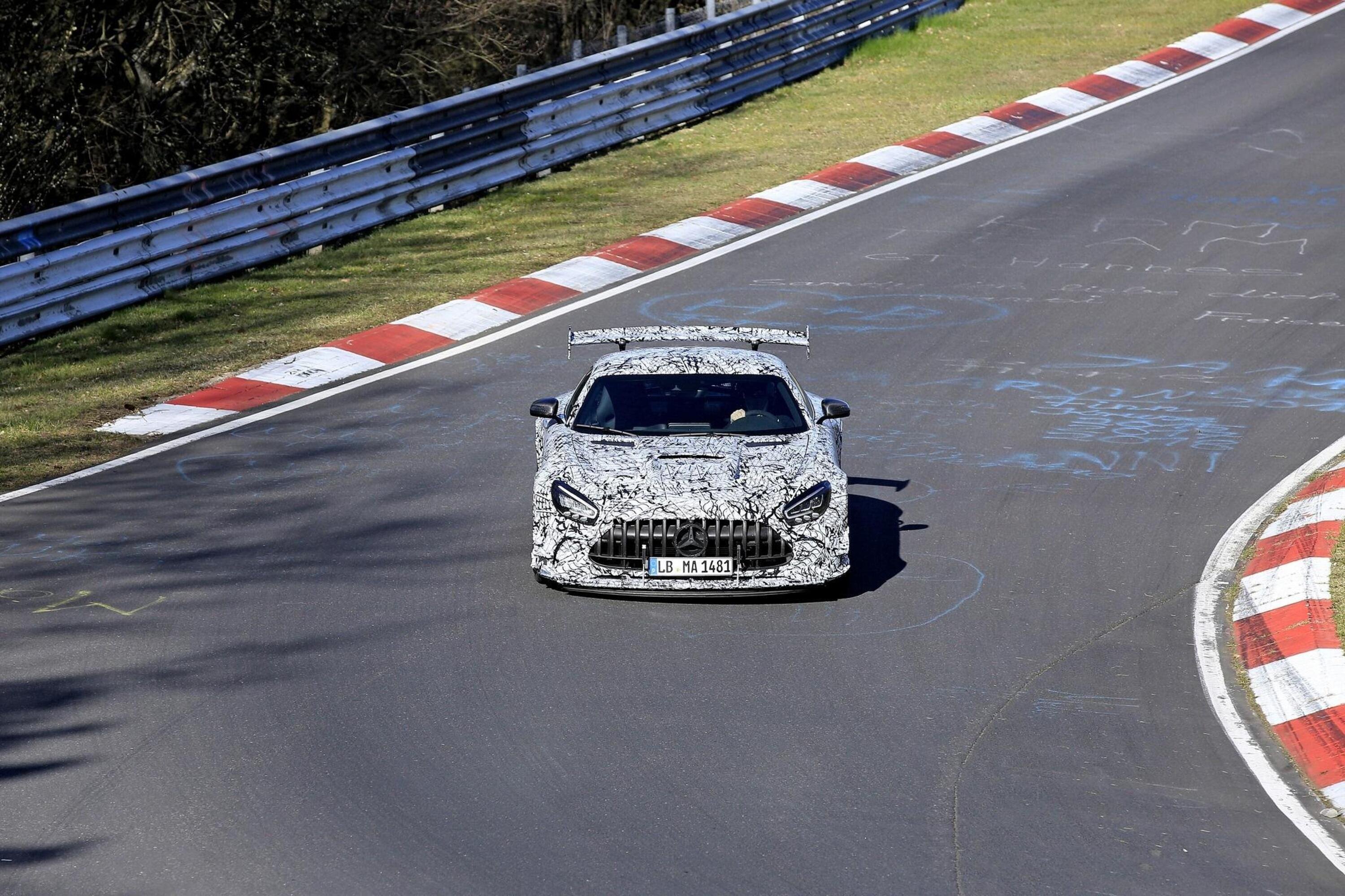 Mercedes-AMG GT Black Series 2020: aggiornamenti in arrivo [Foto spia]