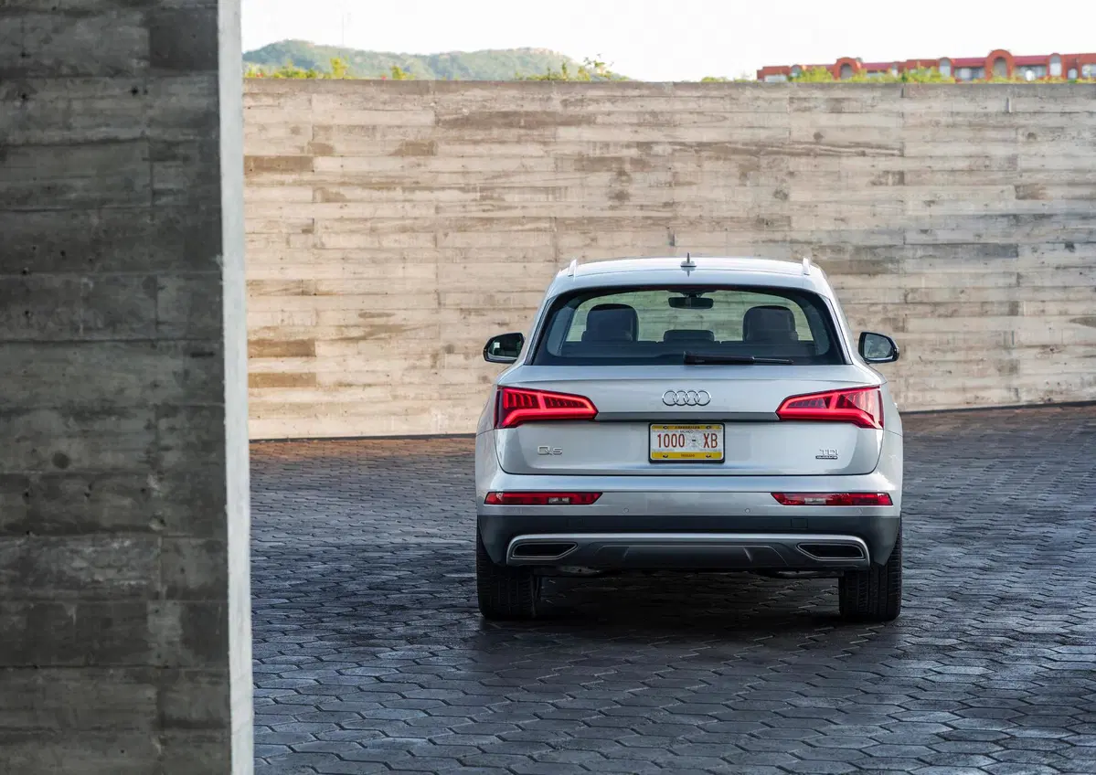 Audi Q5 50 TFSI e quattro S tronic Business (31)