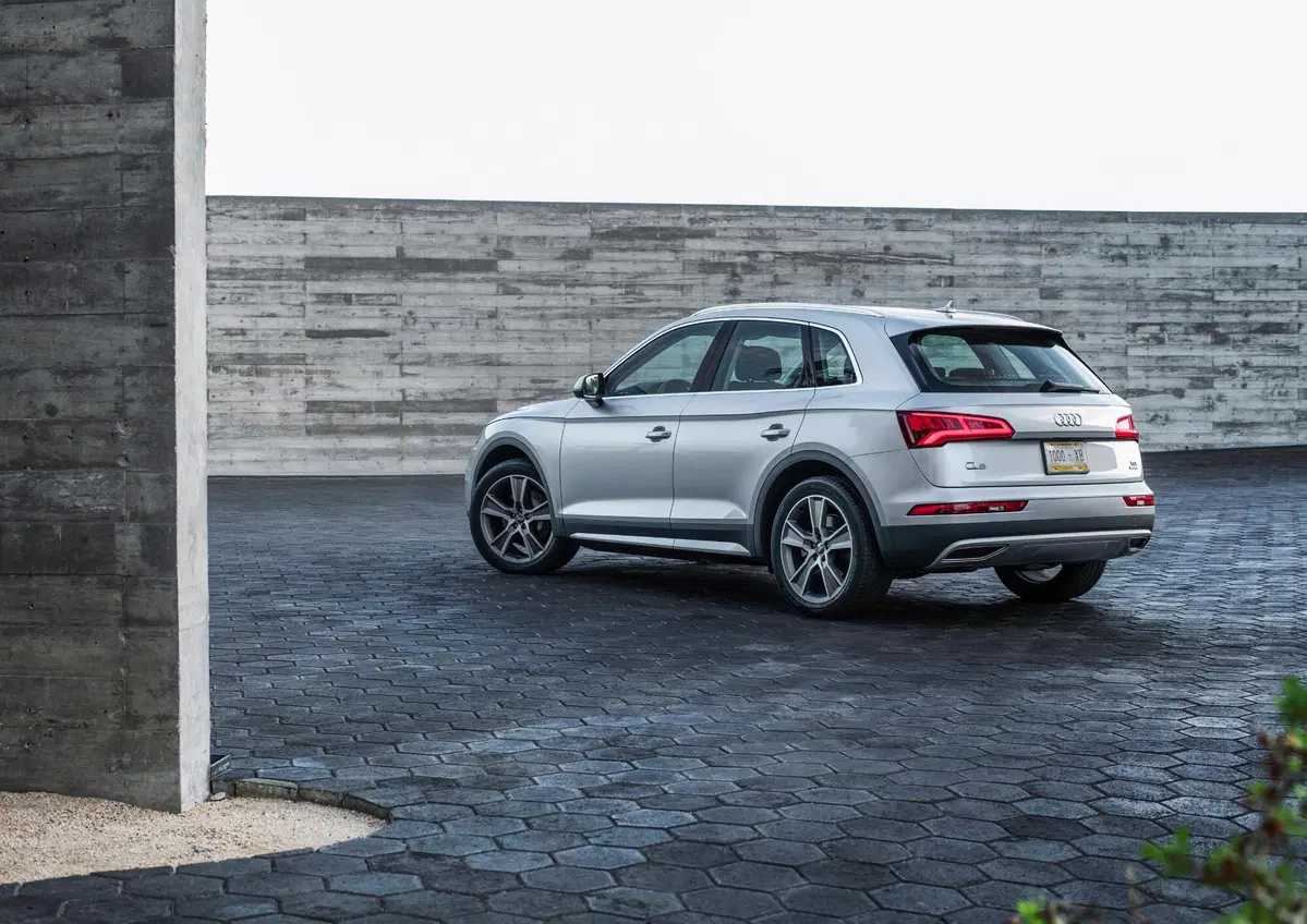 Audi Q5 50 TFSI e quattro S tronic Business (30)