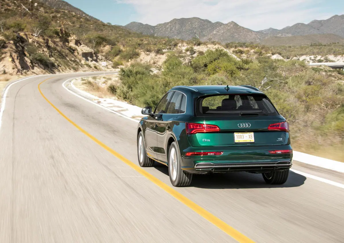 Audi Q5 50 TFSI e quattro S tronic Business (33)