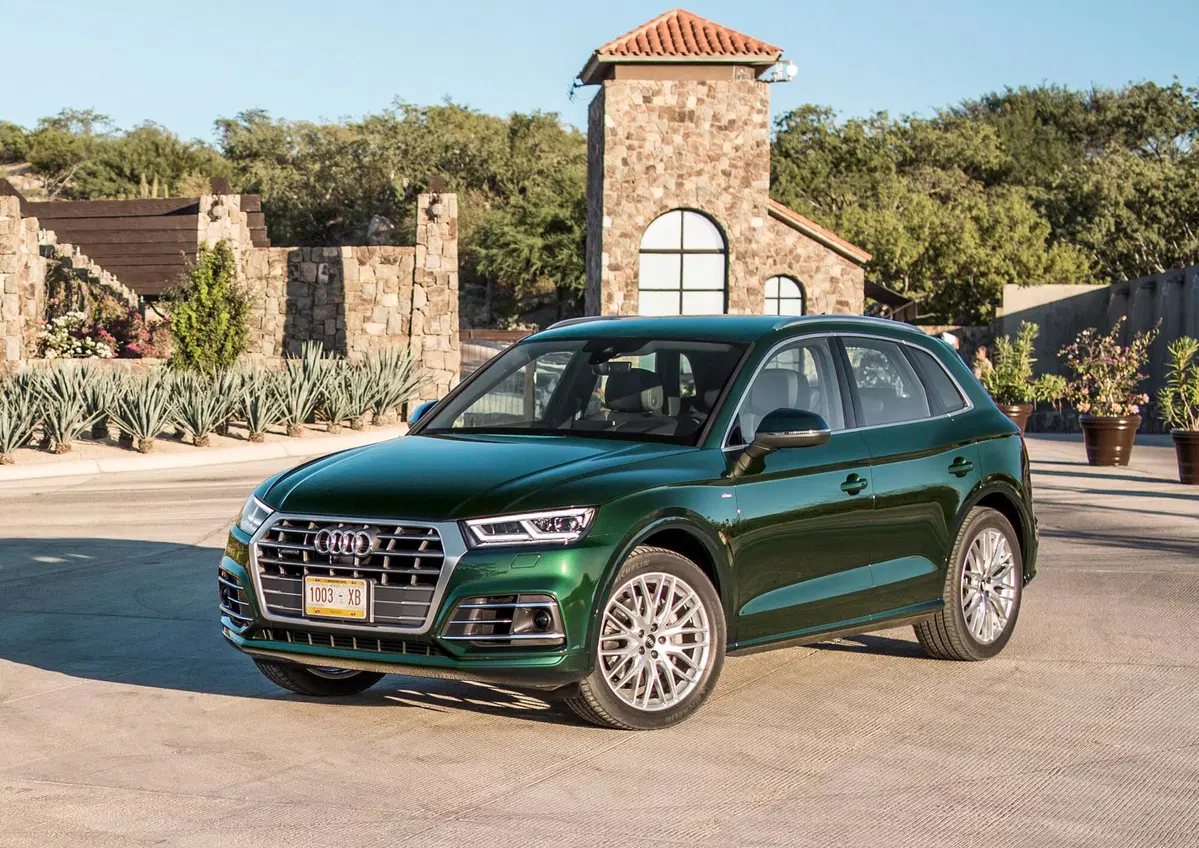 Audi Q5 50 TFSI e quattro S tronic Business (32)