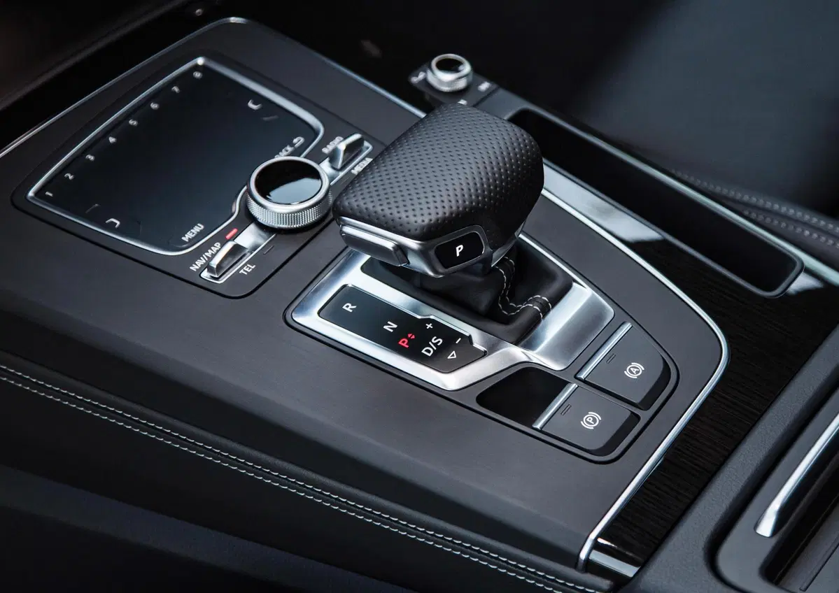 Audi Q5 50 TFSI e quattro S tronic Business (43)
