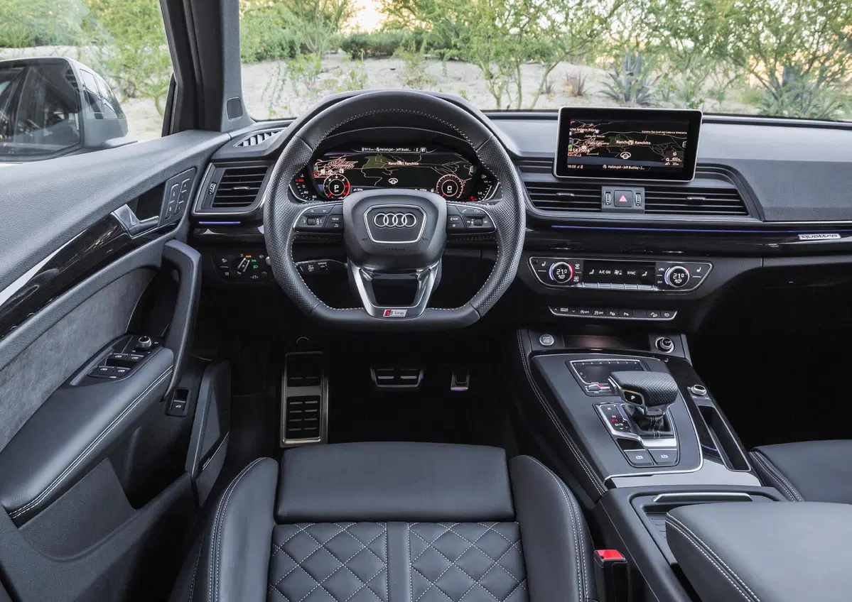 Audi Q5 50 TFSI e quattro S tronic Business (37)