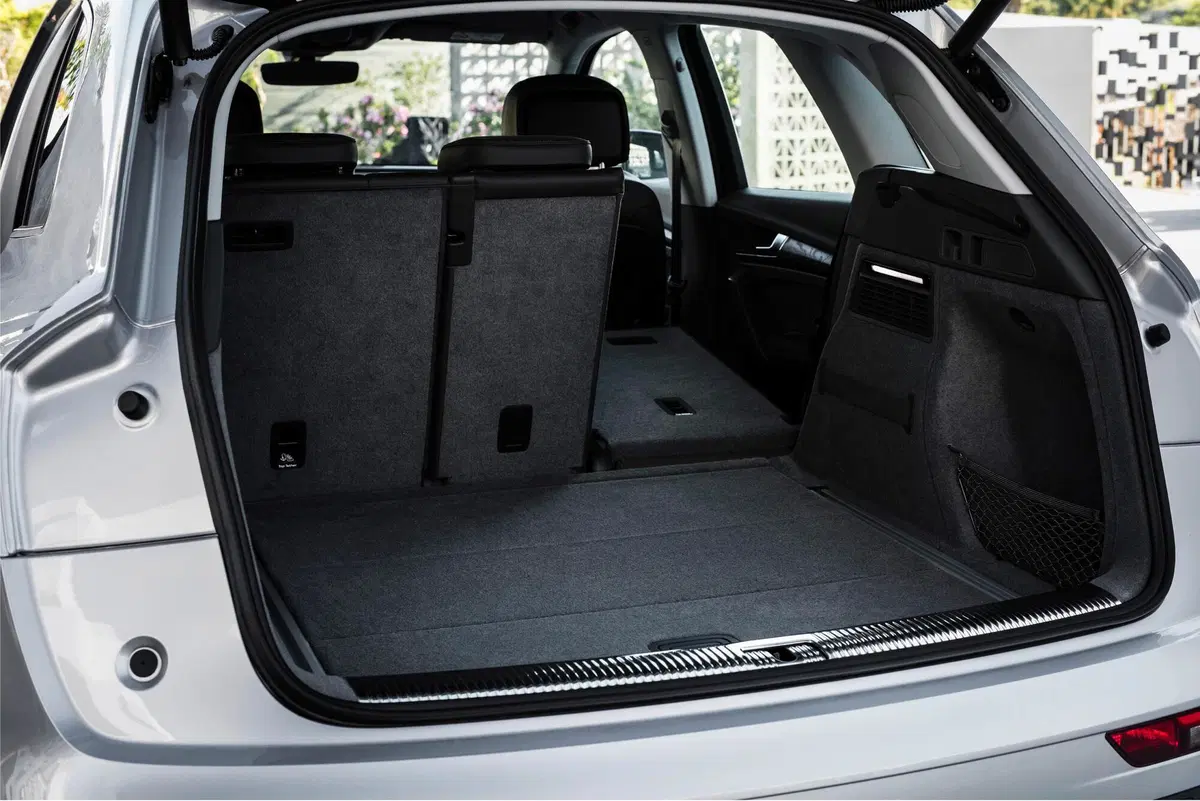 Audi Q5 50 TFSI e quattro S tronic Business (40)