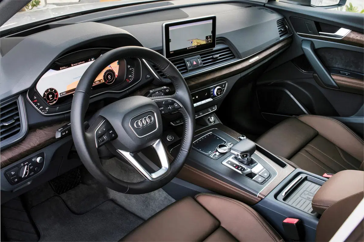 Audi Q5 50 TFSI e quattro S tronic Business (41)