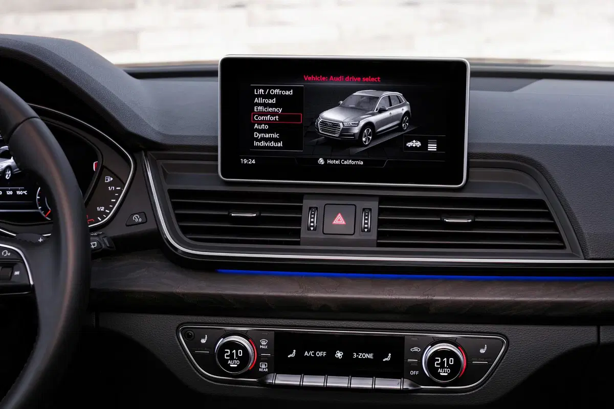Audi Q5 50 TFSI e quattro S tronic Business (44)