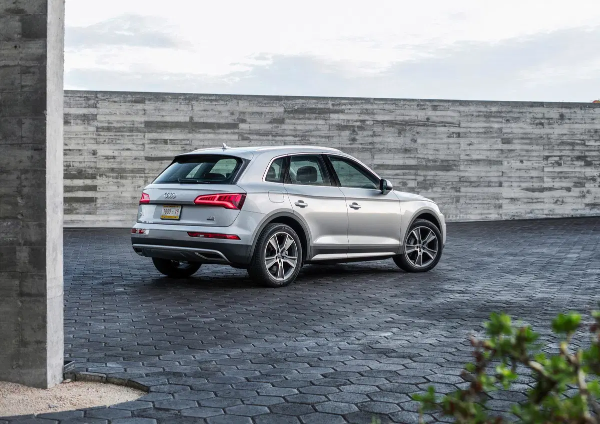 Audi Q5 50 TFSI e quattro S tronic Business (35)