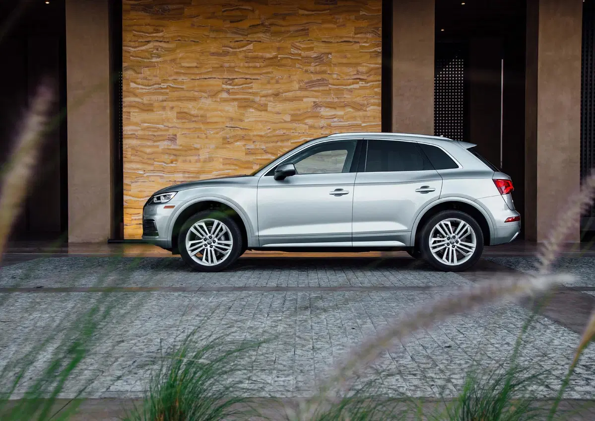 Audi Q5 50 TFSI e quattro S tronic Business (28)