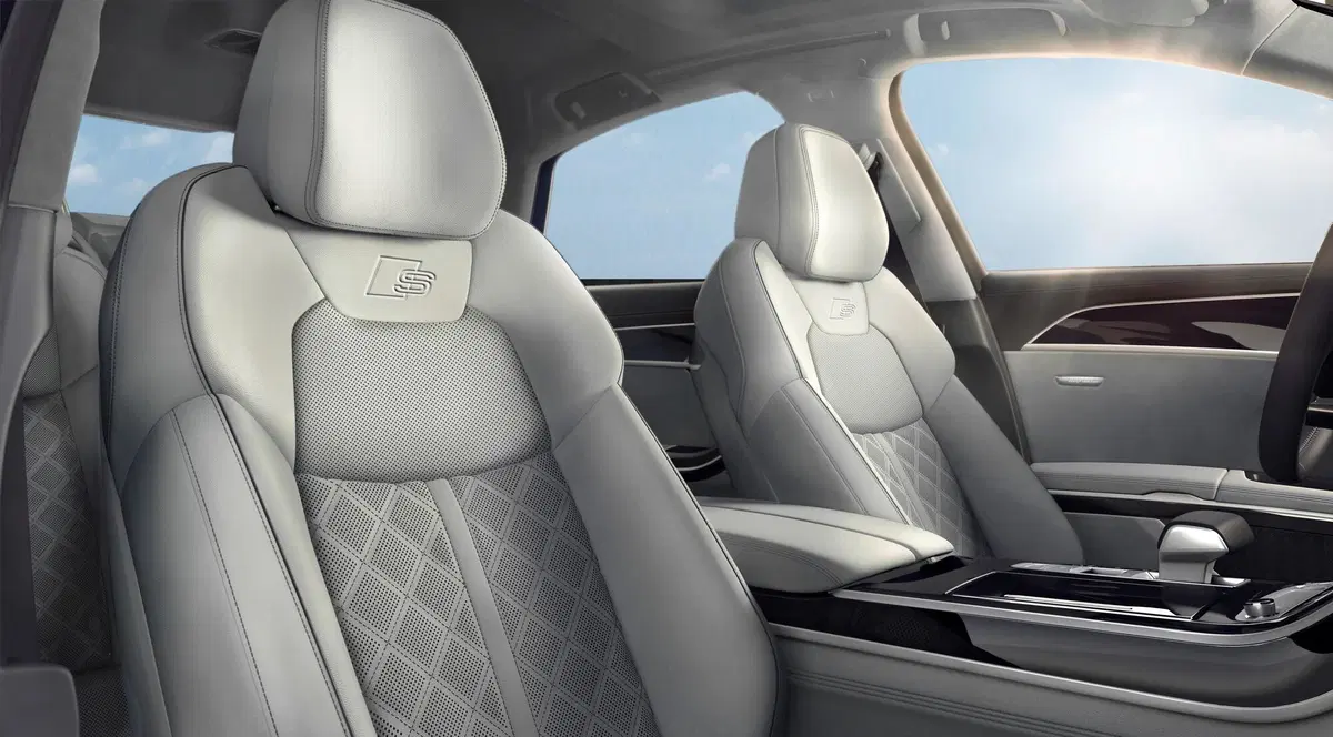 Audi A8 (2017-->>) (46)