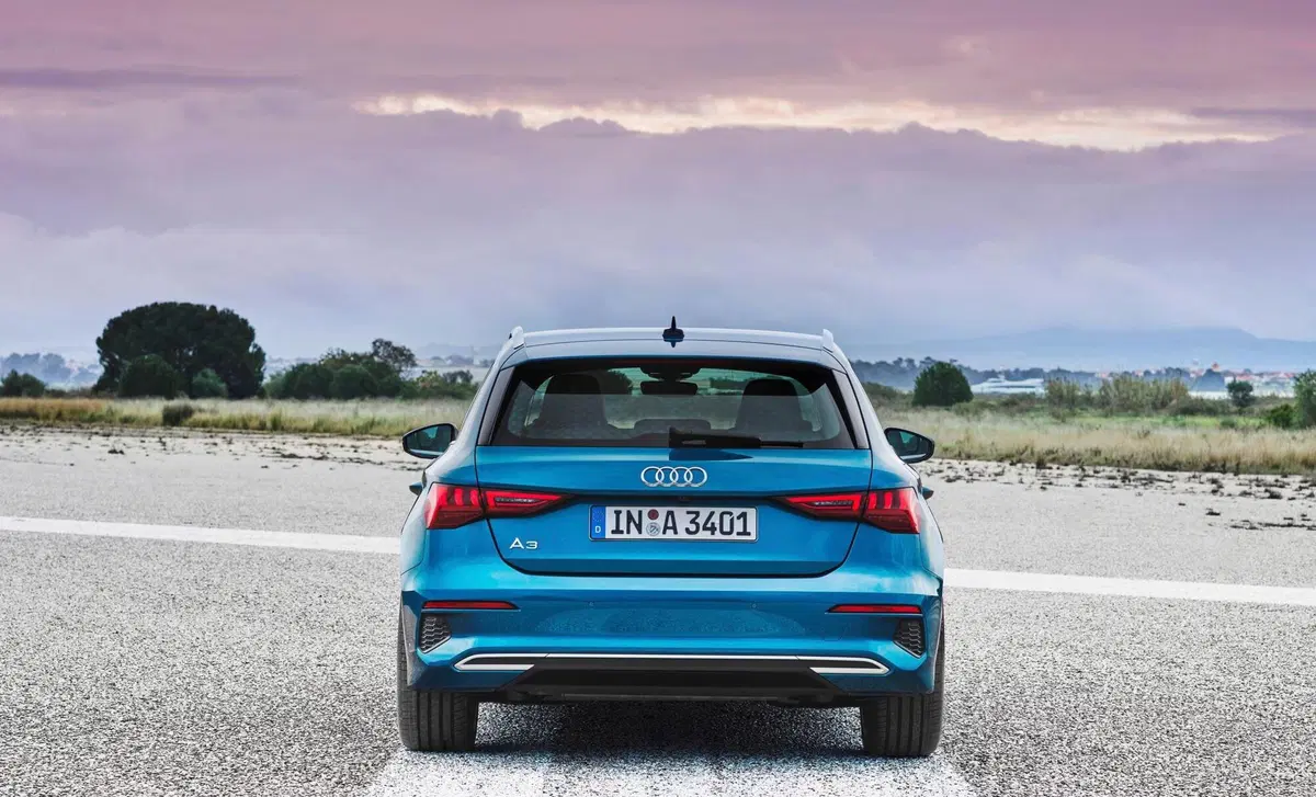 Audi A3 Sportback 40 e-tron S tronic Admired (5)