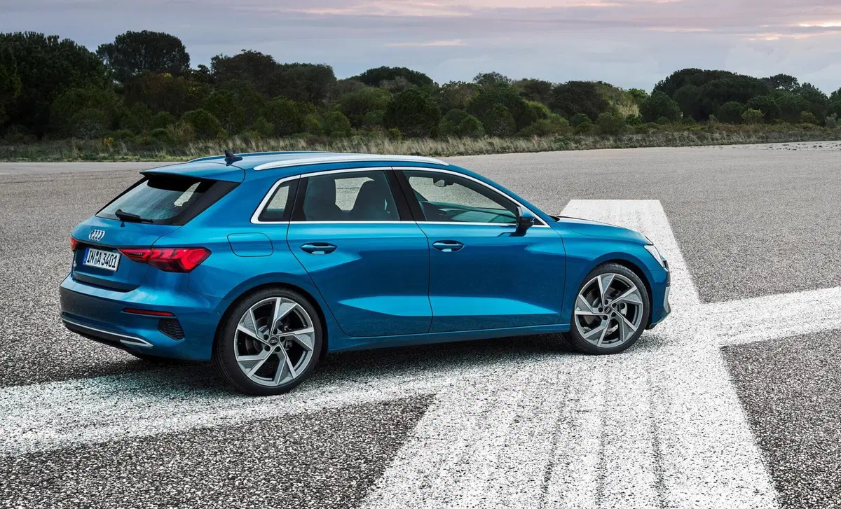 Audi A3 Sportback 40 e-tron S tronic Admired (9)