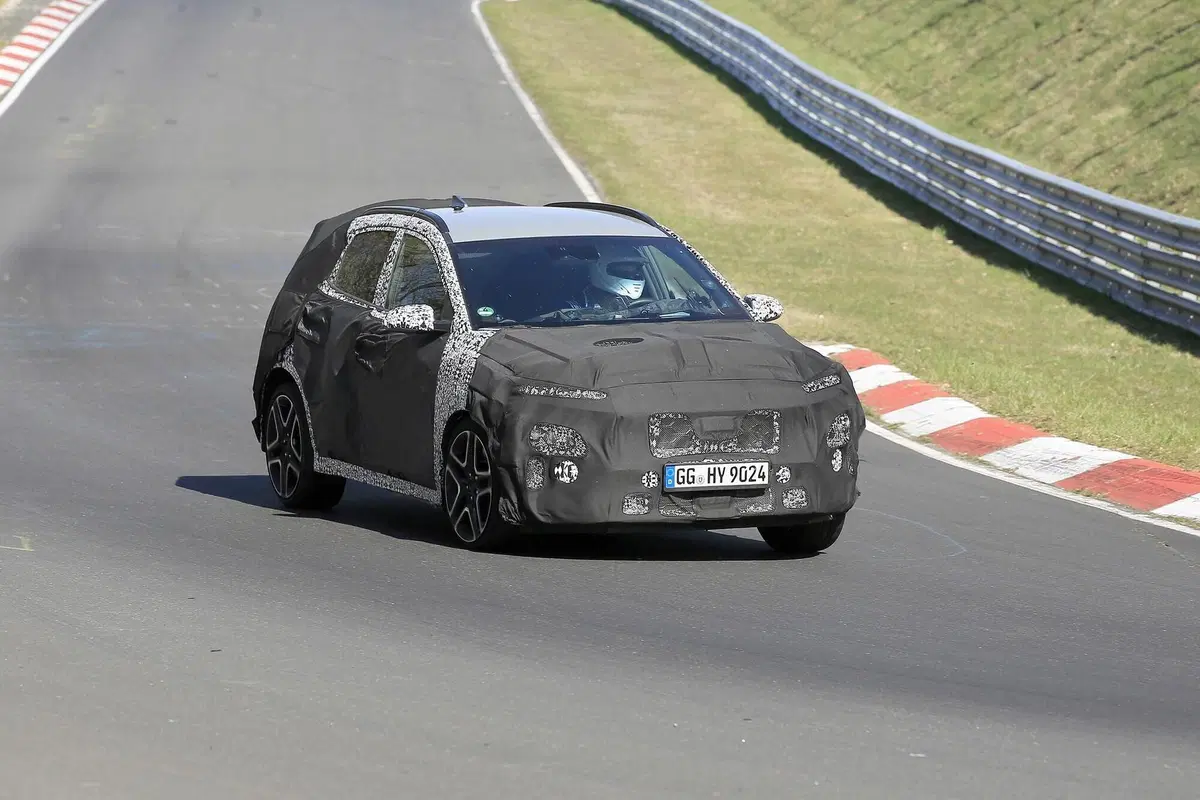 Hyundai Kona N: crossover sportivo anti Puma ST [Foto spia] (3)