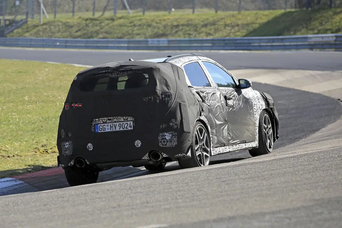 Hyundai Kona N: crossover sportivo anti Puma ST [Foto spia] (11)