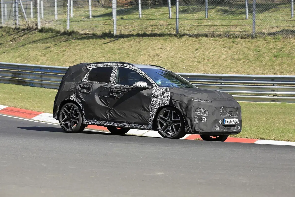 Hyundai Kona N: crossover sportivo anti Puma ST [Foto spia] (5)