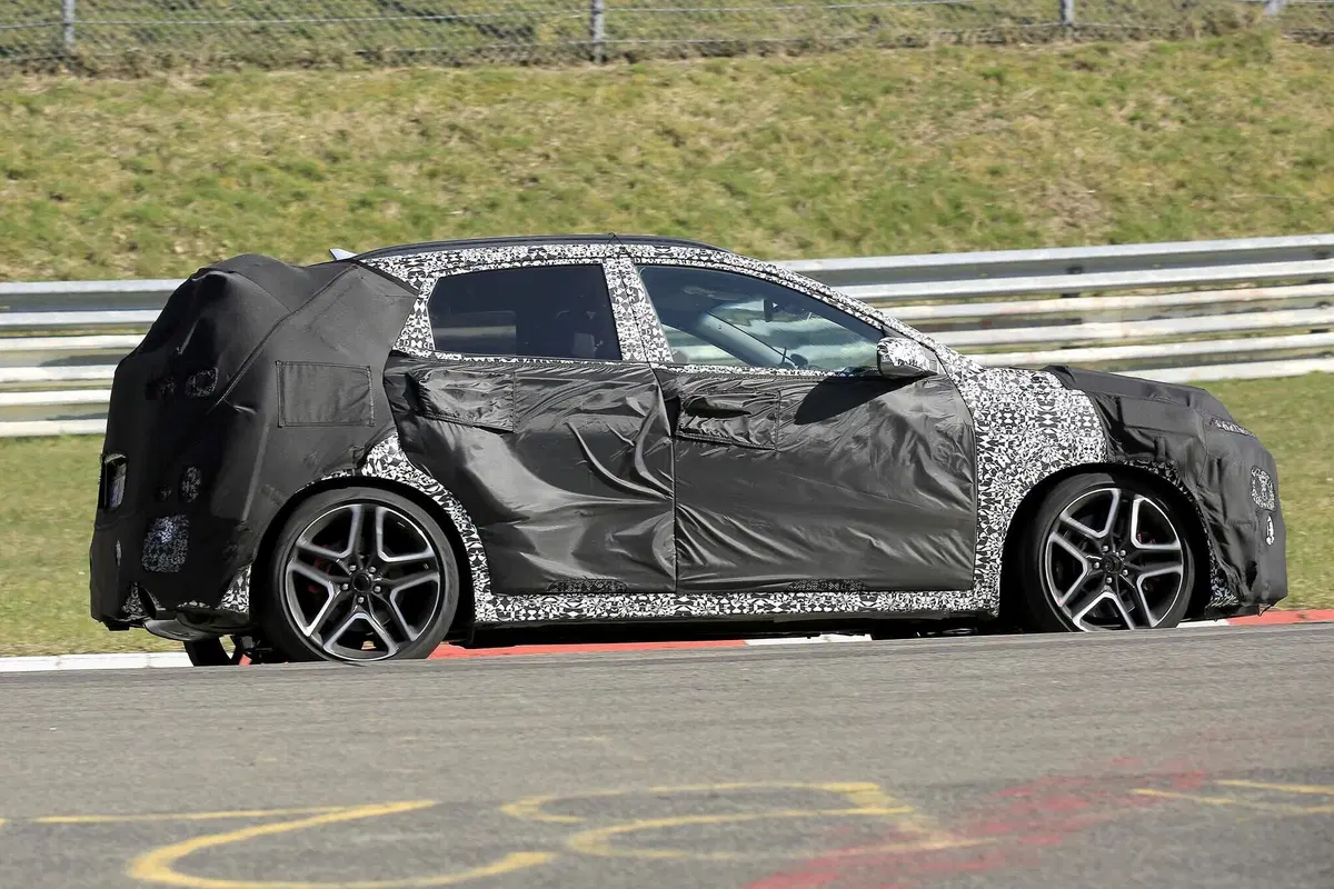 Hyundai Kona N: crossover sportivo anti Puma ST [Foto spia] (8)