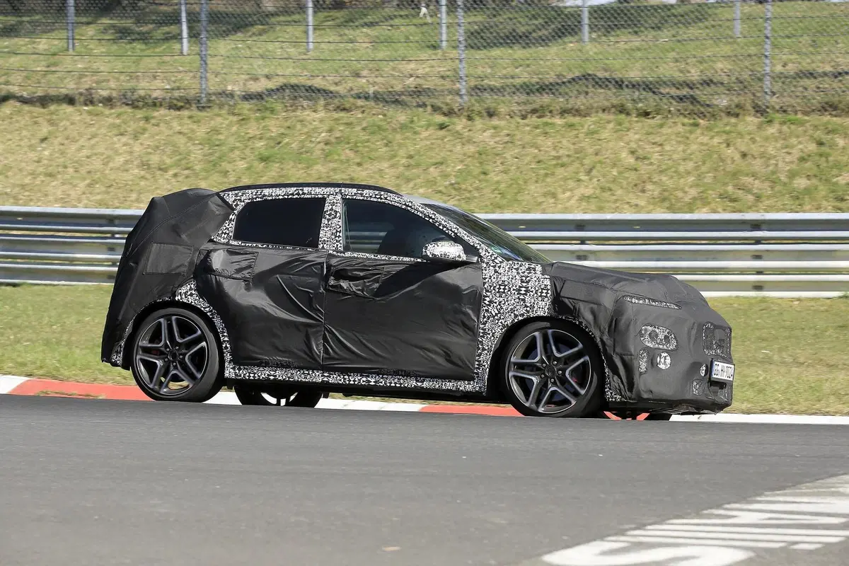 Hyundai Kona N: crossover sportivo anti Puma ST [Foto spia] (6)