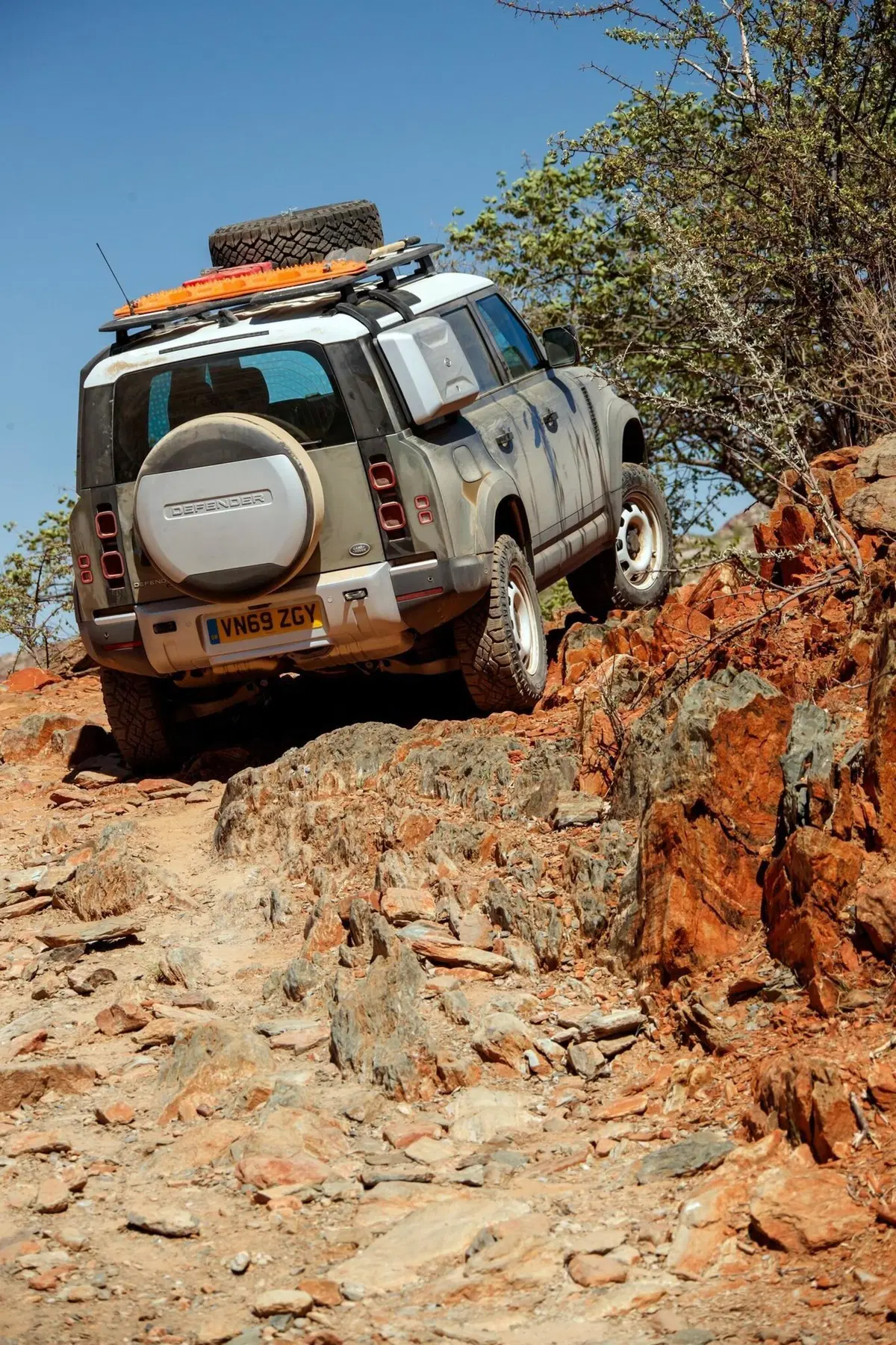 Nuovo Defender: spedizione in Africa da vero fuoristrada (2)