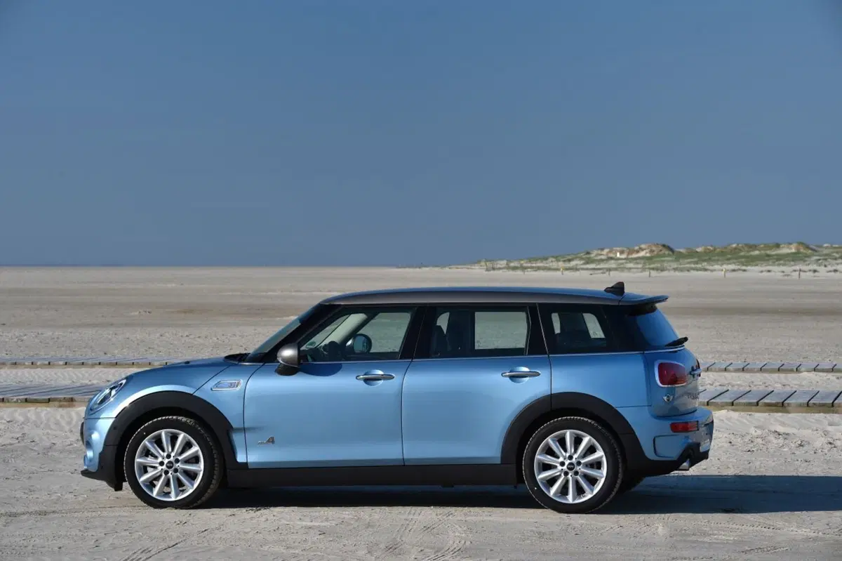 Mini Clubman ALL4, praticità dappertutto (6)
