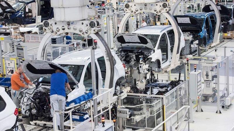 Lo stop produttivo costa a Volkswagen 2,2 miliardi a settimana