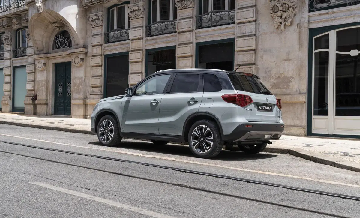Suzuki Vitara 1.4 Hybrid Starview (23)